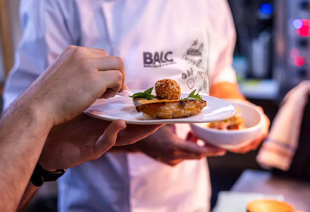 Bariloche a la Carta: gastronomy, a getaway and cabins
